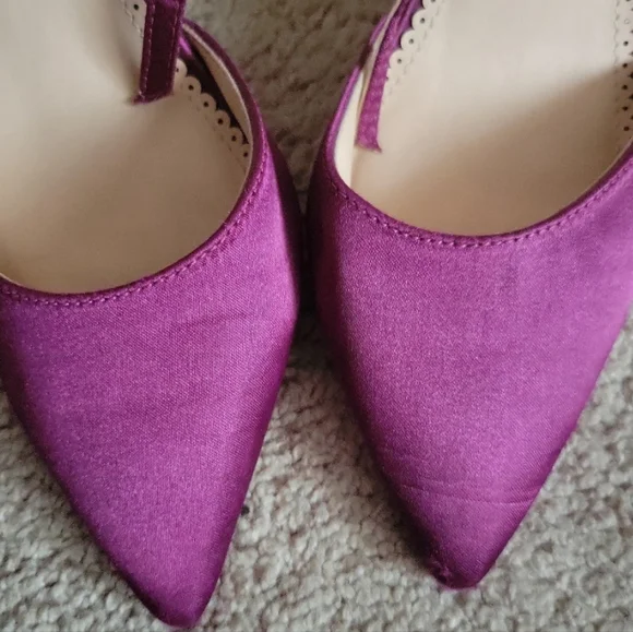 Size 8 purple heels with bow - Picture 2 of 4